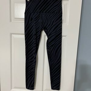 K Deer ankle length leggings in excellent condition in size medium.